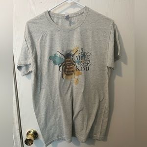 Cute bumblebee T-shirt- women’s size medium